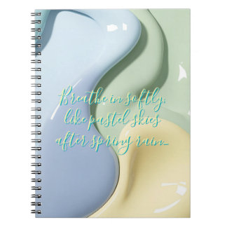 Cahier classique dans un graphique élégant