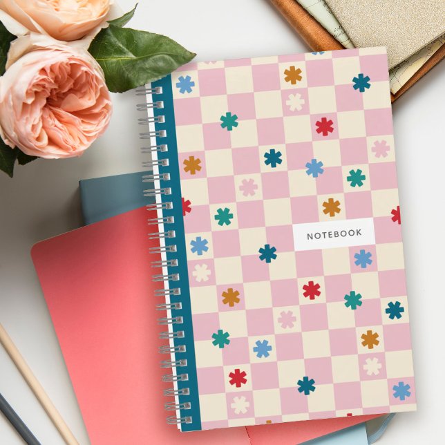 Cahier Étoiles Fleurs Motif Damier Rose (Créateur téléchargé)