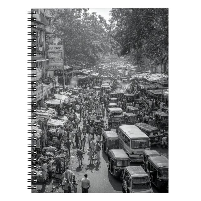 Cahier monochrome de la rue animée du marché (Devant)