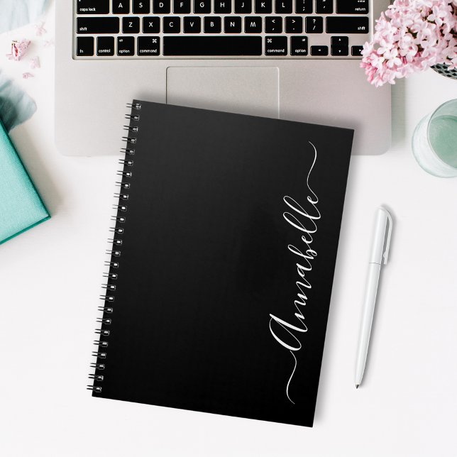 Cahier personnalisé avec nom en noir et blanc (Modern black personalized notebook.  Customize with your first name in elegant script typography)