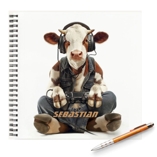 Cahier personnalisé Gamer Cow pour enfants (Funny Cow wearing headphones and jeans playing video games personalized kids notebook)