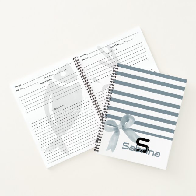 Cahier spiralé à rayures avec un nœud bleu aquarel (Intérieur)