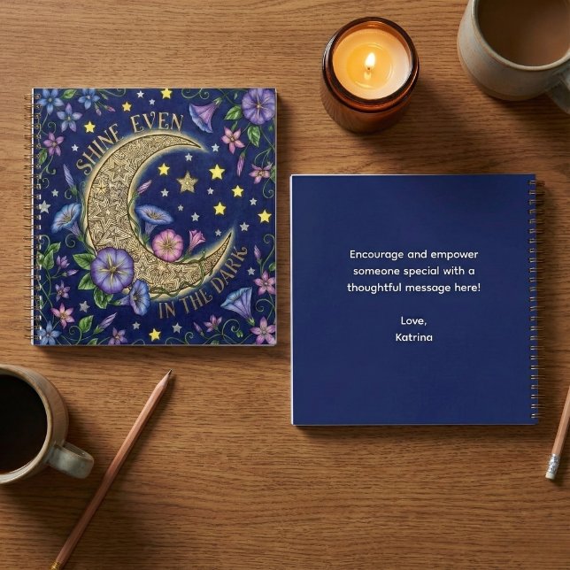 Cahier Spiralé Brille Même Dans Le Noir (Encourage someone to shine with this beautiful personalized moon notebook! )