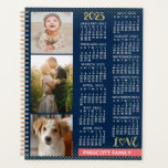 Calendrier 2023 (Voir la description pour la versi<br><div class="desc">RECHERCHEZ-VOUS LA VERSION 2025 DE CE CALENDRIER ? | Retrouvez tous nos calendriers 2025 dans la boutique FancyCelebration ici ➔ https://www.zazzle.com/store/fancycelebration/products?ps=128&cg=196920781224604082 ♥ Vous pouvez aussi trouver tous nos calendriers dans la collection ici : https://www.zazzle.com/collections/119258460294242876</div>