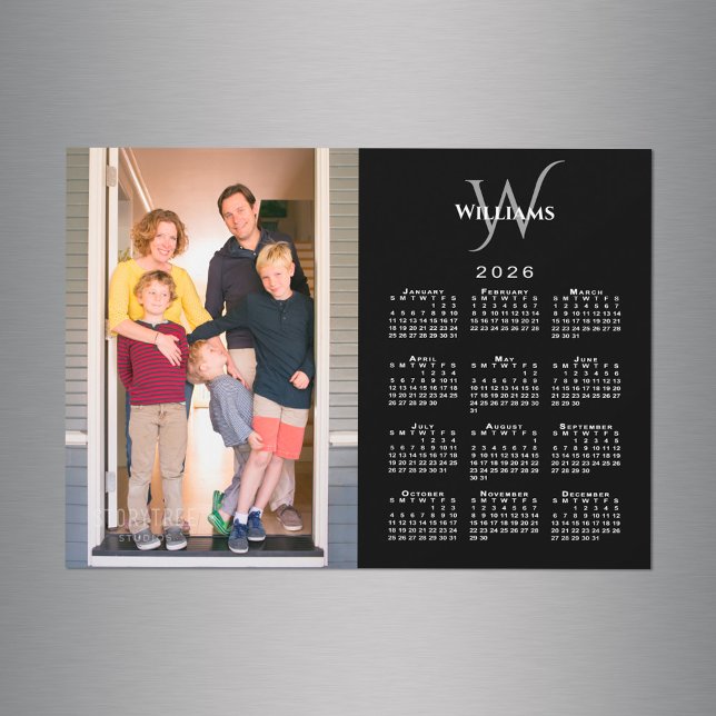 Calendrier 2026 Photo Monogramme Nom Aimant Noir (Photo 2026 Calendar Monogram Name Black Magnet in situ)