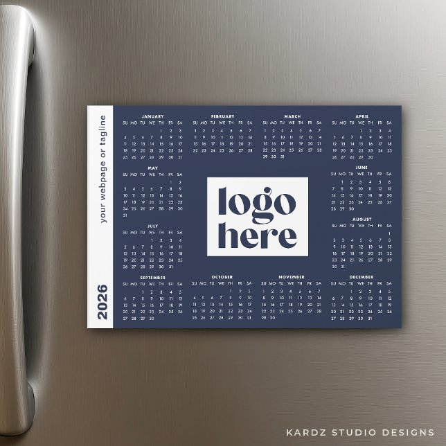 Calendrier annuel 2026 Navy Blue pour Entreprises (5 x 7-inch calendar shown.)