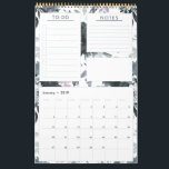 Calendrier Aquarelle florale nocturne annuel Planificateur me<br><div class="desc">Fleur Motif avec Boho Peinture Fleurs, Plumes, et beaucoup de gris coloré, bleu marine, bleu Dusty, rose mauve, violet lavande, argent, feuilles et feuillage de charbon. Avec les éléments de ligne à main, les polices à main Tourbillonnant et le cadre et la typographie stylés - Studio de Photographie, Salon des...</div>