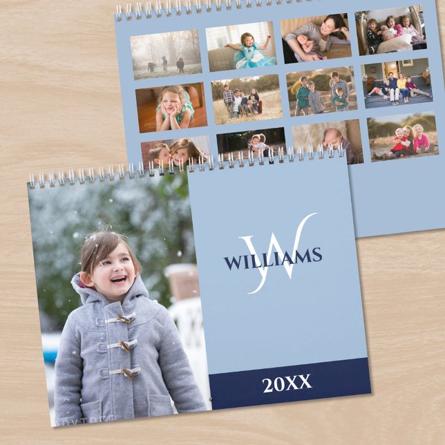 Calendrier Photo Monogramme Moderne Bleu Clair (Modern Monogram Light Blue Photo Calendar, front/back)