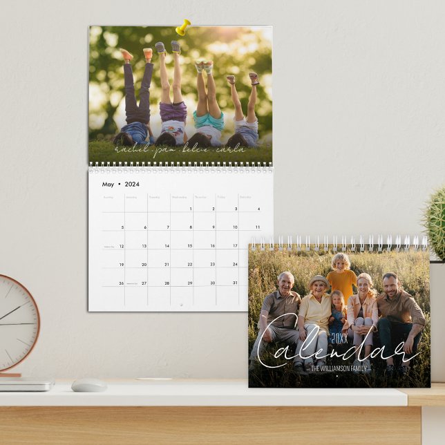 Calendrier Photo personnalisée de la famille 2024 (Available in 3 sizes with your  favorite photos printed in vibrant color on sturdy paper.)