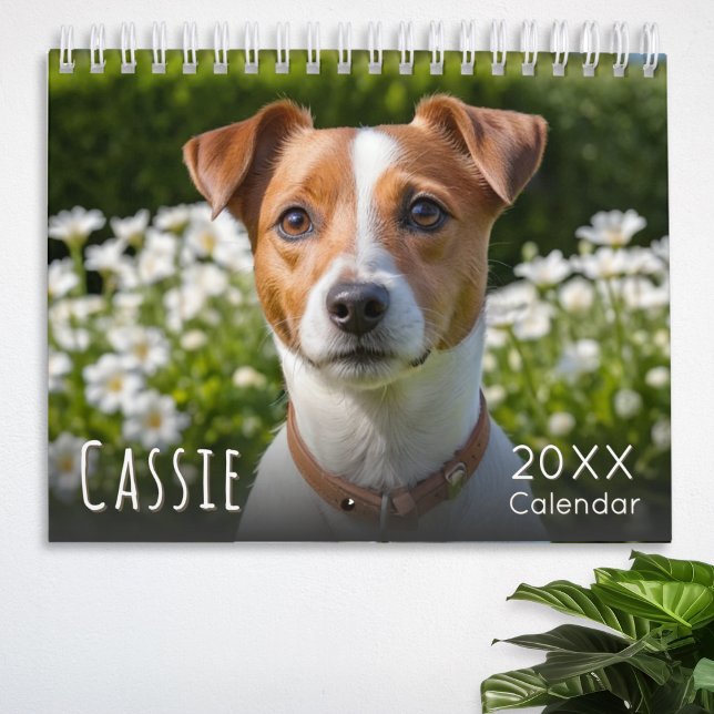 Calendrier photo pour chien animal de compagnie pe (A stylish wall calendar to customize with your favorite photos of your dog, their name and the year)