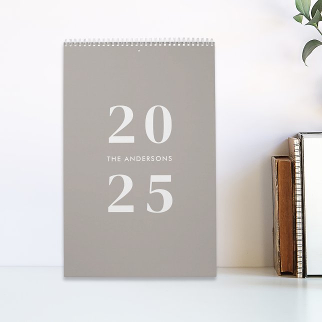 Calendrier Taupe minimaliste 2025 Nom de famille Photo (Créateur téléchargé)