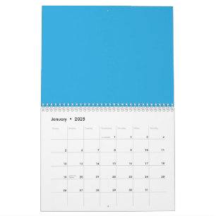 Calendrier Un ciel bleu serein avec quelques nuages blancs ép