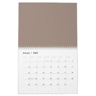 Calendrier un mur marron avec une horloge