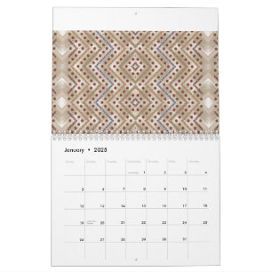 Calendrier Un tapis marron affichant un design symétrique