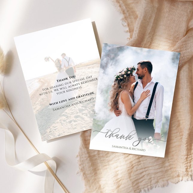 Calligraphie Argent Script Merci photo Mariage (Wedding silver thank you card with elegant calligraphy script. )