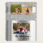 Calligraphie minimaliste Famille Argent<br><div class="desc">Cette conception peut être personnalisée dans la zone fournie en modifiant la photo et/ou le texte. Vous pouvez également le customiser en cliquant sur Personnaliser ce Modèle, puis en choisissant l'option cliquer pour customiser et supprimer ou modifier la couleur de l'arrière - plan, ajouter du texte, modifier la couleur ou...</div>