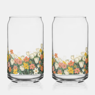 Canette bouteille en verre de café froid avec des fleurs