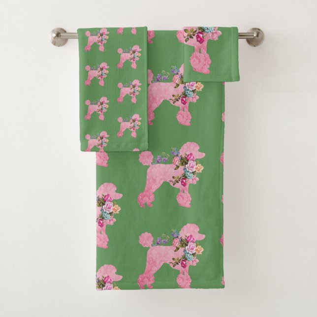 Caniche rose simple sur vert (En situation)