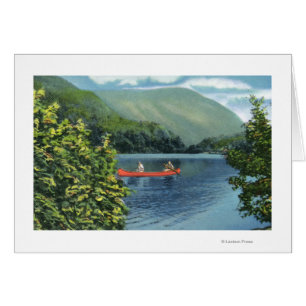 Canoë en couple sur un lac