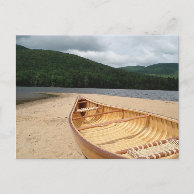 Canot sur la plage Carte postale (Devant)