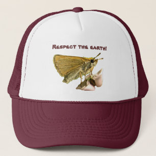 Capitaine sur le casquette de la terre de Milkweed
