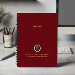 Cardinal rouge rond Nom du logo professionnel<br><div class="desc">Restez organisé et augmentez votre image professionnelle avec notre planificateur Spiral personnalisé, avec un design cardinal en cuir rouge raffiné qui allie sophistication et fonctionnalité. Un espace carré personnalisable sur la couverture vous permet d'afficher en évidence votre logo d'entreprise sur une texture dorée tandis que deux lignes supplémentaires de texte...</div>