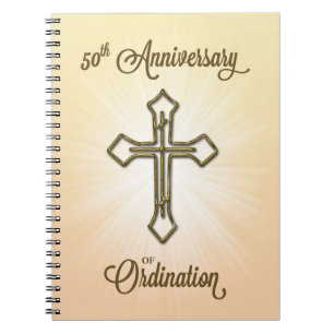 Carnet 50e anniversaire de l'ordination, Croix d'or sur l