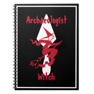 Carnet Amusante sorcière d'archéologue rouge dans une cha