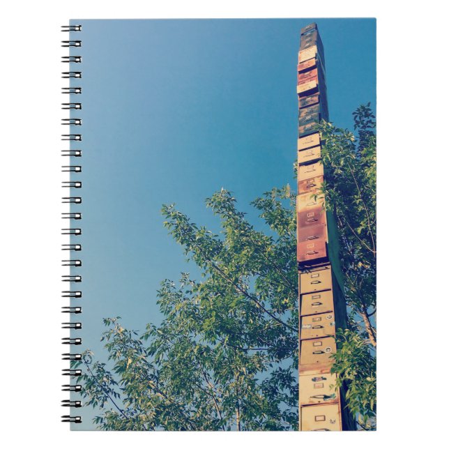 Carnet armoires de rangement empilées dans le vermont bur (Devant)