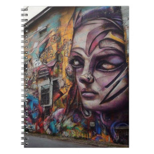 Carnet Art urbain sur bâtiment abandonné