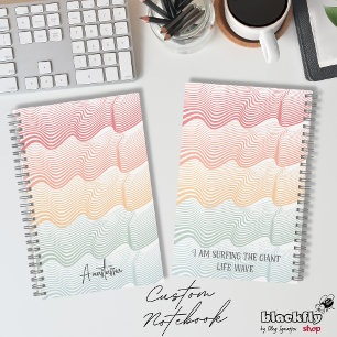 Carnet Bandes de couleur ondulée avec votre NOM   élégant