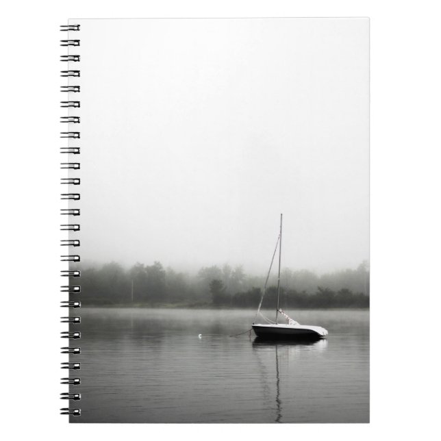 CARNET BATEAU NOIR ET BLANC SUR LE LAC (Devant)