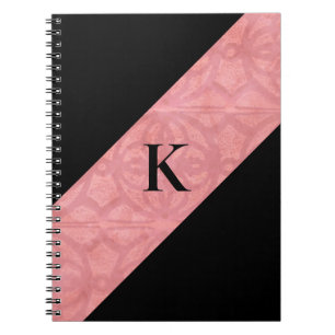 Carnet Batik rose ruddy et monogramme noir