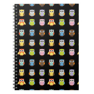 Carnet Beaucoup de motifs de hiboux colorés mignons