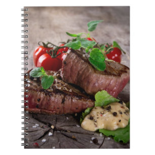Carnet Biftecks grillés de BBQ avec les herbes et les