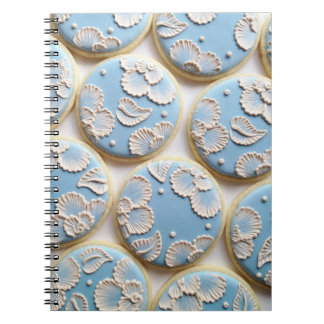 Carnet Biscuits brodés par brosse bleue