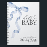 Carnet Blue Coquette Bow Girl Baby Gift Ma première année<br><div class="desc">Élevez votre baby shower avec ce Décor de la Coquette Blue Bow Party! Ce design intemporel ajoute une touche d'élégance et de charme à tout événement, avec un arc magnifiquement ouvragé orné de délicates teintes bleues. Cette collection impressionne vos invités et crée des souvenirs durables et est parfaite pour ajouter...</div>