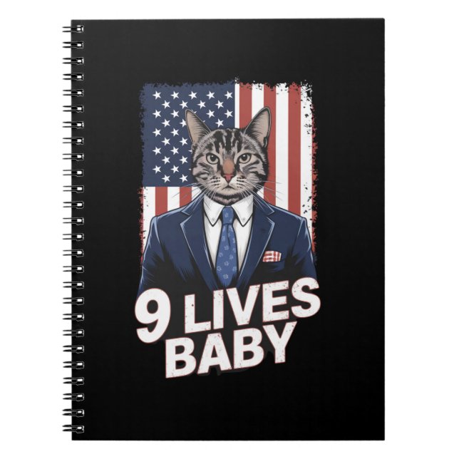 Carnet Chat dans une suite avec la coiffure Trump Drapeau (Devant)