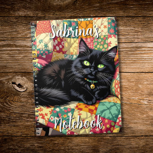 Carnet Chat noir mignon sur chaise à rocher Personnalisé