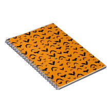 Chauves-souris volantes sur orange