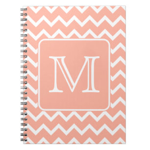 Carnet Chevron rose et blanc de corail avec le monogramme
