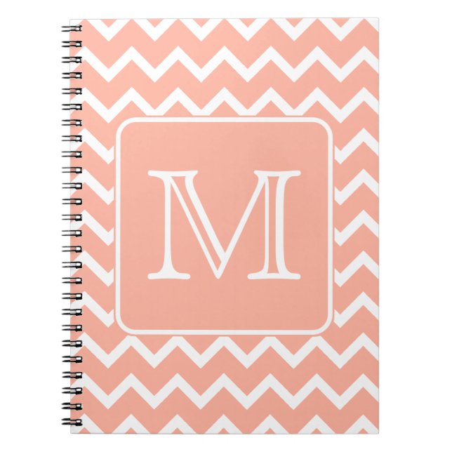Carnet Chevron rose et blanc de corail avec le monogramme (Devant)