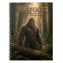 Cinéma sombre de la vieille forêt de Bigfoot