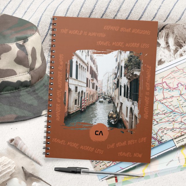 Carnet Citation de voyage Boho Rust avec Monogramme & Pho (Boho Rust Travel Quote with Monogram & Photo Notebook ©Susanne Sachers - Sunny Wanderlust 🌞✈️)