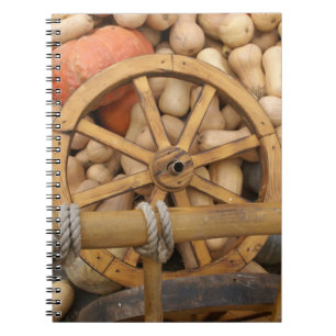 Carnet Citrouilles et Roue de la charrette rurale en bois