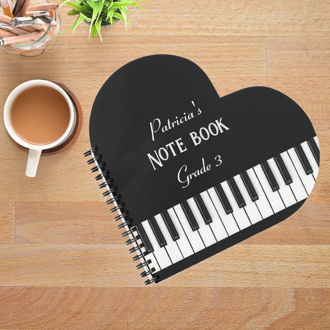 Carnet Clavier de piano et texte personnalisable noir et  (Piano keyboard on black background with customizable script heart-shaped notebook
)