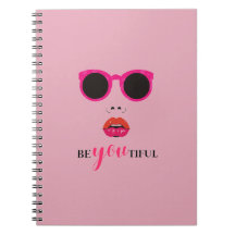 Conception chic de teinte rose avec grâce