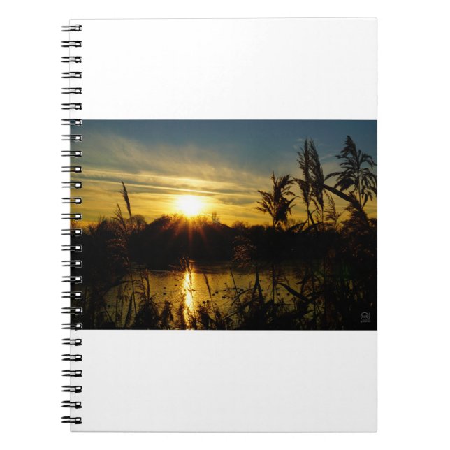 Carnet Coucher de soleil sur un petit lac avec des plumet (Devant)