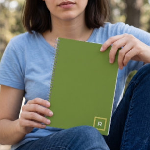 Carnet Couleur unie élégante avec initiale en vert forêt