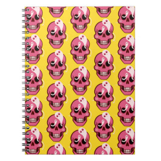 Carnet Crâne mignon Avec Des Fantômes Dans Les Sockets Oe
